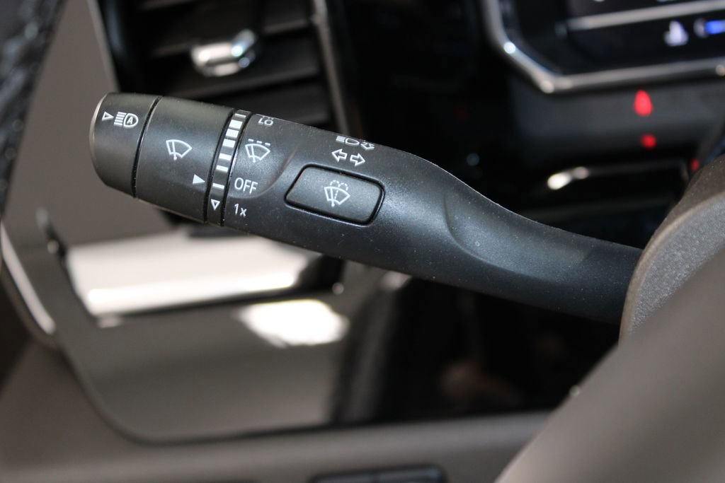 Used 2023 GMC Sierra 1500 SLT image 42