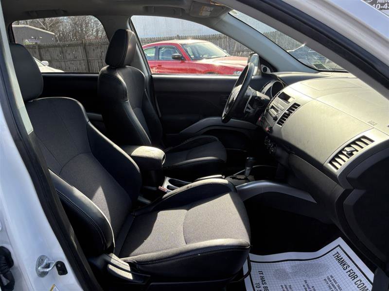 Used 2008 Mitsubishi Outlander SE image 17