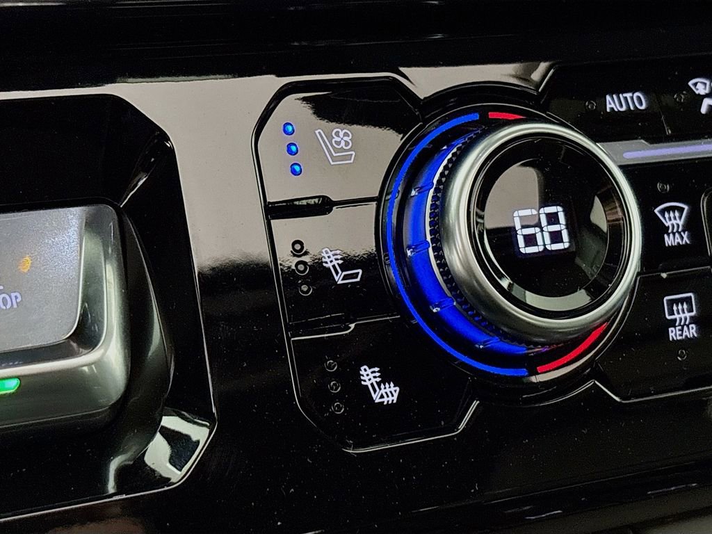 New 2025 GMC Sierra 3500 Denali w/ Denali Reserve Package image 20