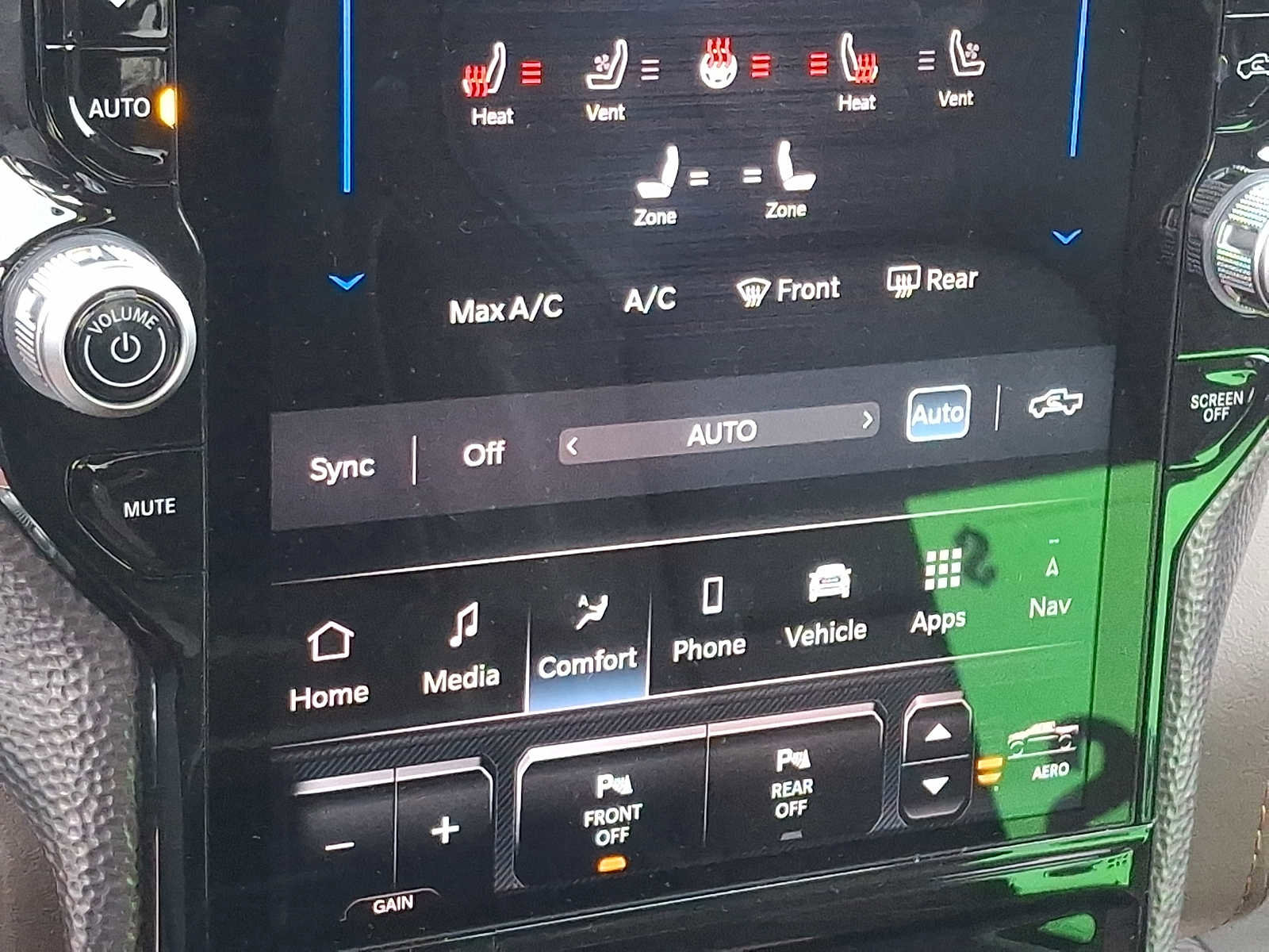 Used 2025 RAM 1500 Limited image 16