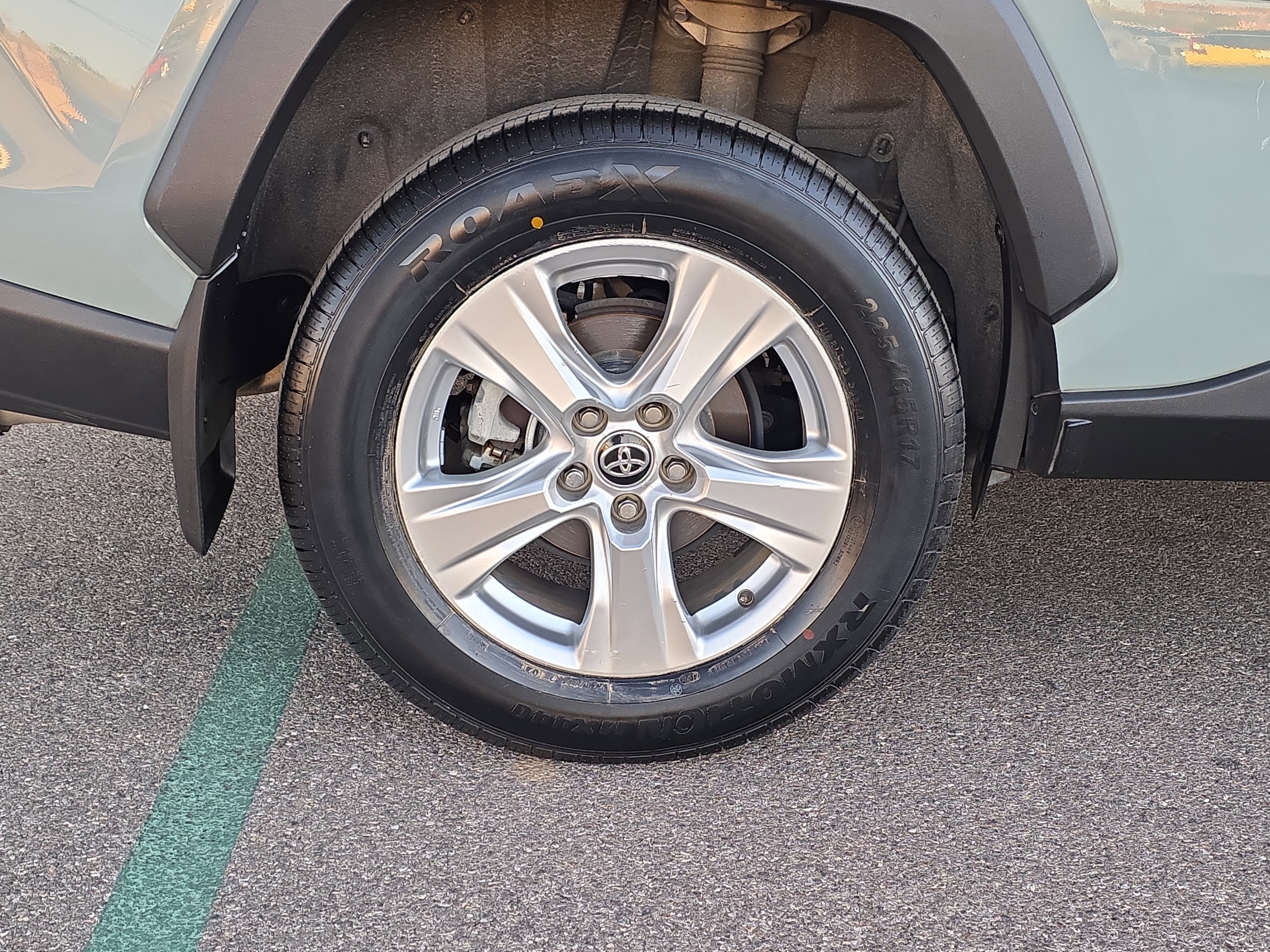 Used 2021 Toyota RAV4 XLE w/ Convenience Package image 6