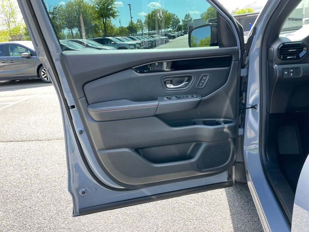 Certified 2024 Honda Pilot TrailSport image 27