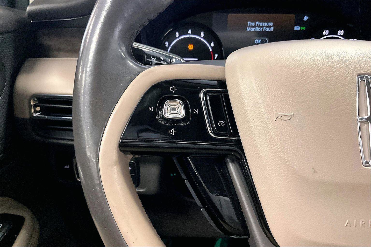 Used 2020 Lincoln Corsair Reserve w/ Elements Package image 17