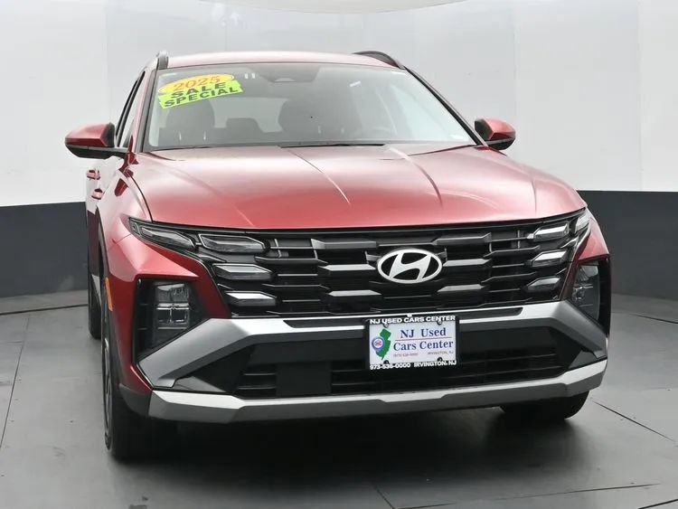 Used 2025 Hyundai Tucson SEL FWD image 3