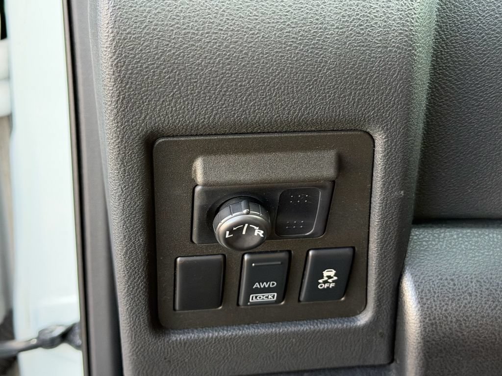 Used 2012 Nissan Rogue SV w/ Premium Pkg AWD/4WD image 26