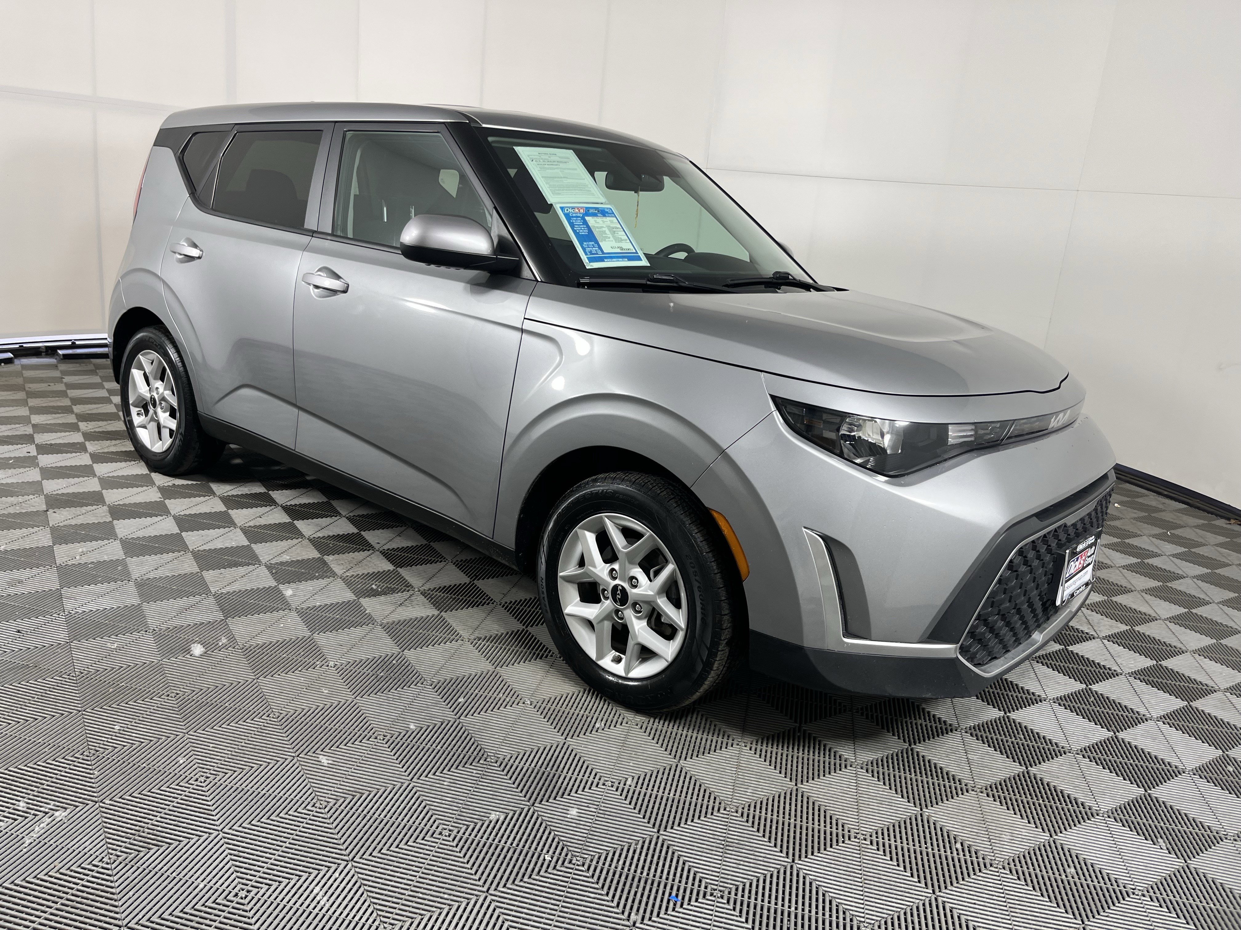 Used 2023 Kia Soul LX w/ Option Group 015 FWD image 7