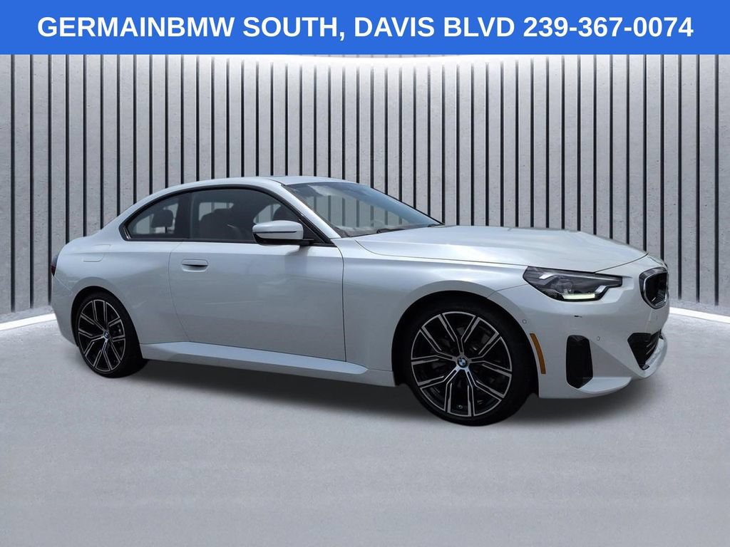 Used 2023 BMW 230i Coupe w/ Convenience Package RWD image 3