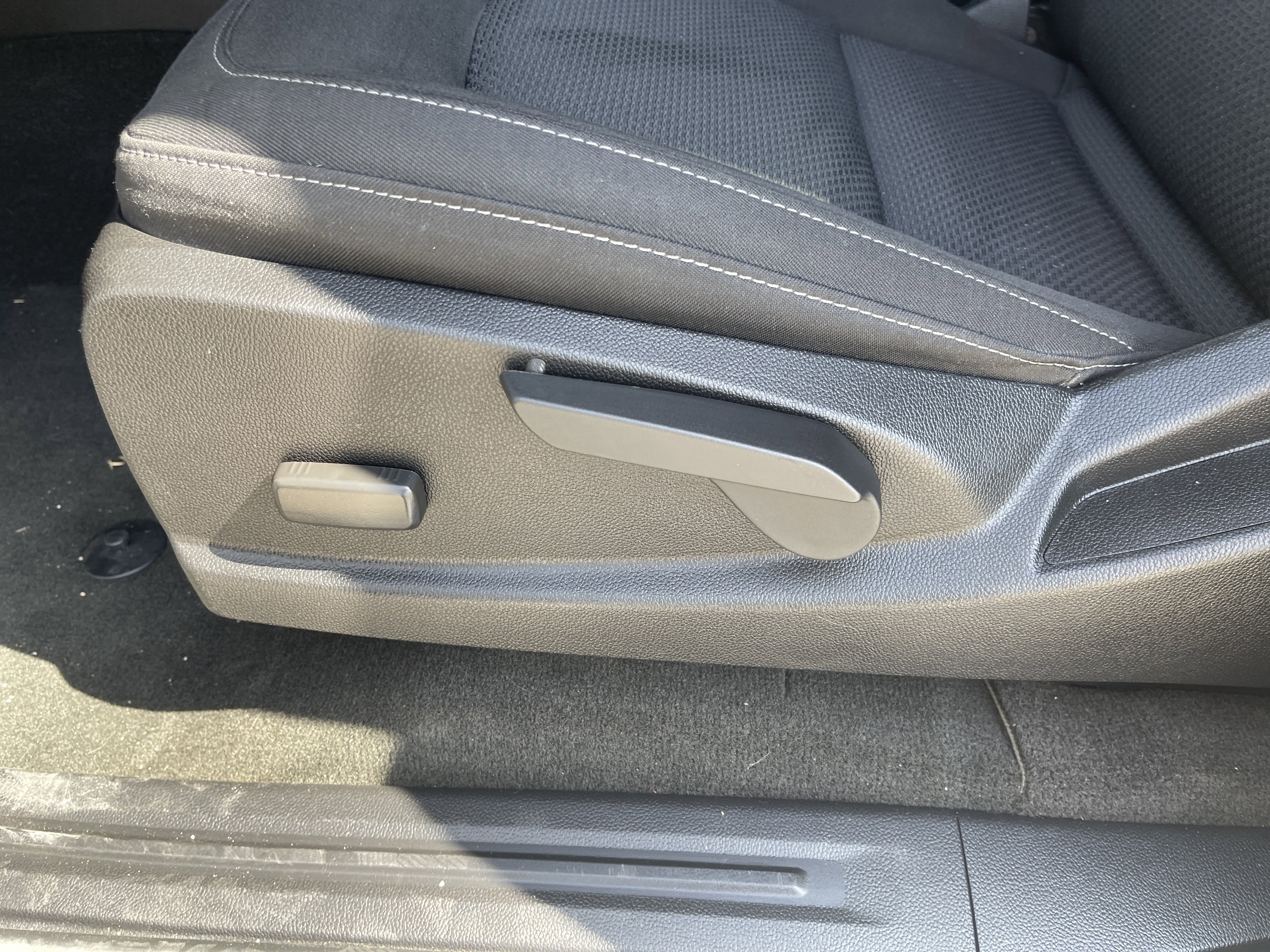 Used 2018 Chevrolet Colorado LT w/ Redline Special Edition image 36