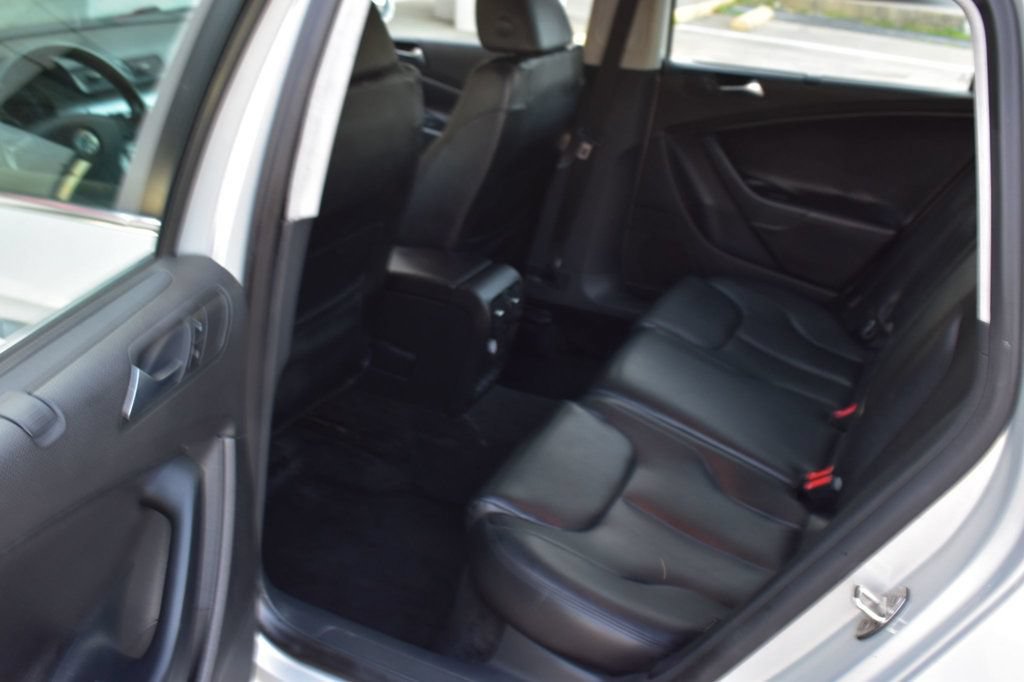 Used 2009 Volkswagen Passat Komfort FWD image 22