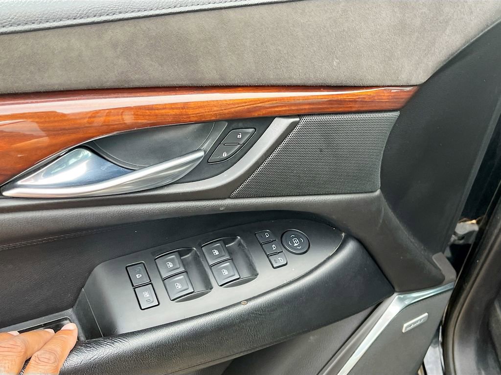 Used 2015 Cadillac Escalade Premium AWD/4WD image 18