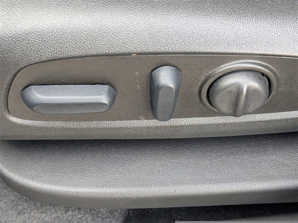 Used 2023 GMC Terrain Denali image 22