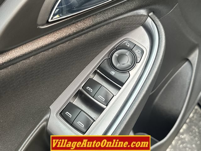 Used 2016 Chevrolet Malibu LT FWD image 11
