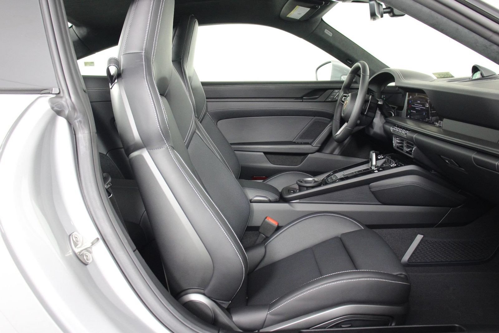 Certified 2025 Porsche 911 Carrera S RWD image 31