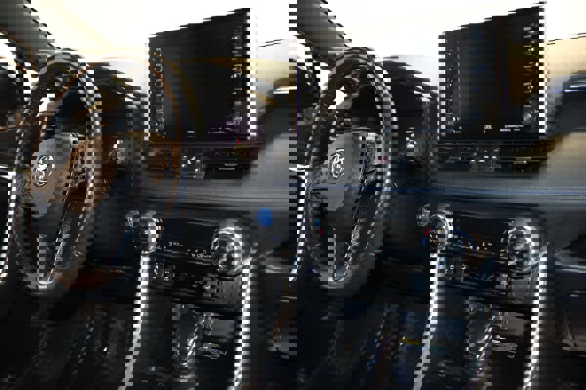 Used 2020 Toyota RAV4 XSE AWD/4WD image 57