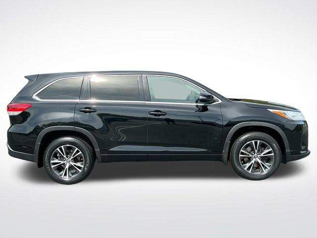 Used 2018 Toyota Highlander LE AWD/4WD image 7