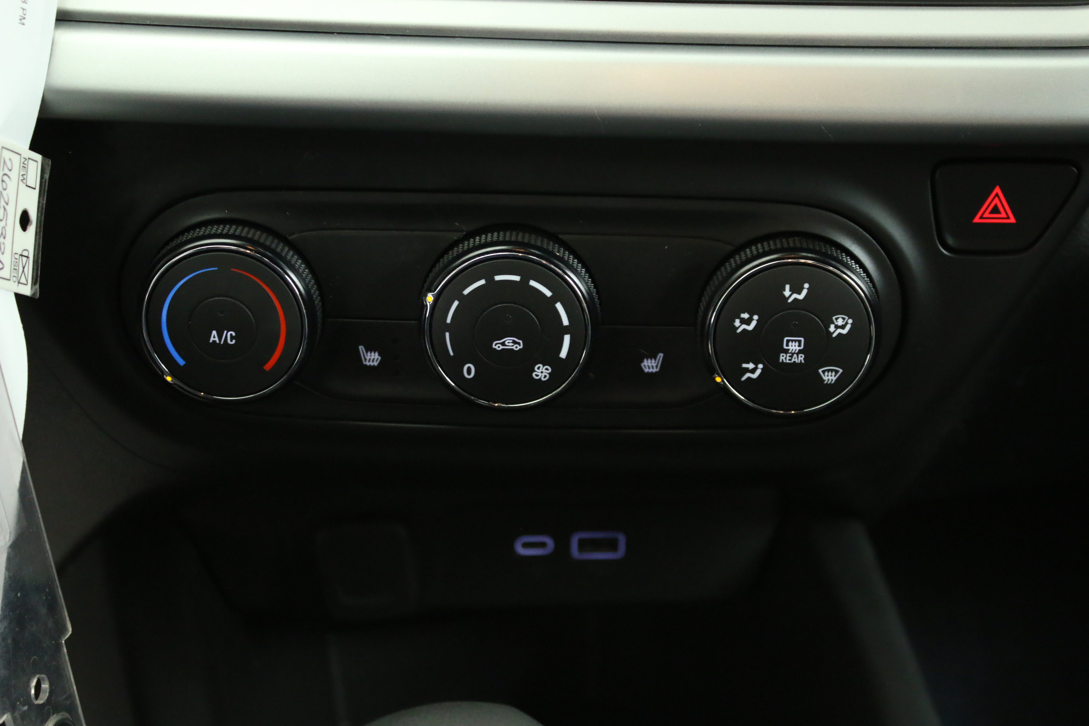Certified 2024 Chevrolet Trax RS FWD image 20
