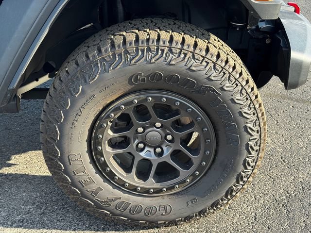 Used 2022 Jeep Wrangler Unlimited Rubicon w/ Xtreme Recon 35" Tire Package AWD/4WD image 9