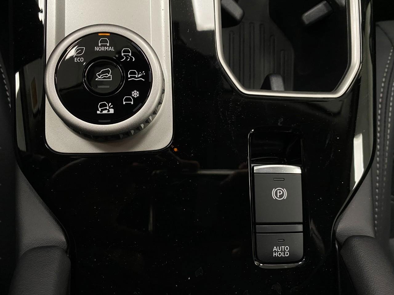 New 2026 Mitsubishi Outlander SE image 27