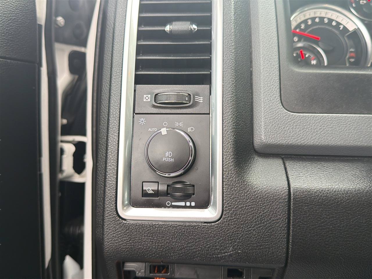 Used 2018 RAM 1500 Big Horn AWD/4WD image 25