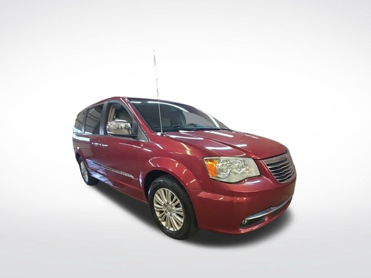 Used 2015 Chrysler Town & Country Limited Platinum FWD image 7