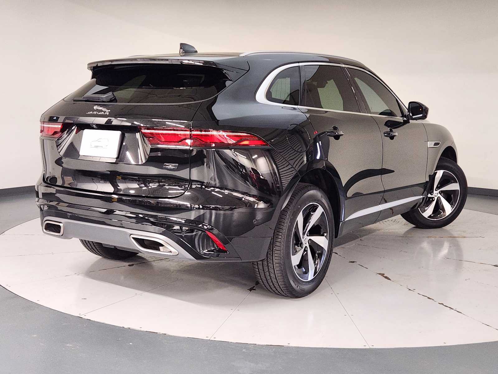 New 2026 Jaguar F-PACE R-Dynamic S AWD/4WD image 2