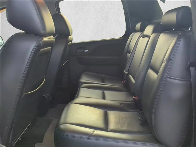 Used 2013 Chevrolet Avalanche LTZ image 21