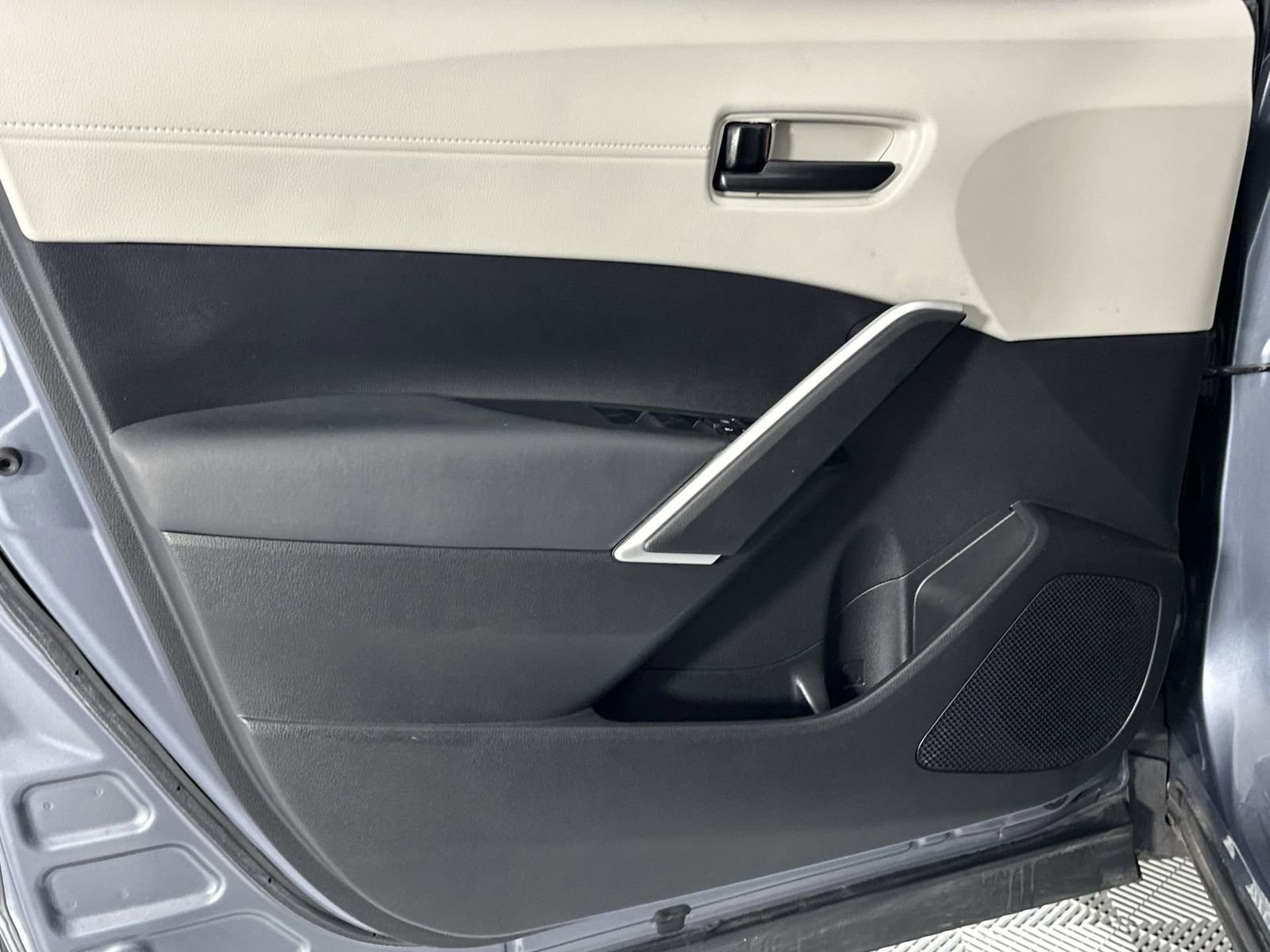 Used 2022 Toyota Corolla Cross L FWD image 28
