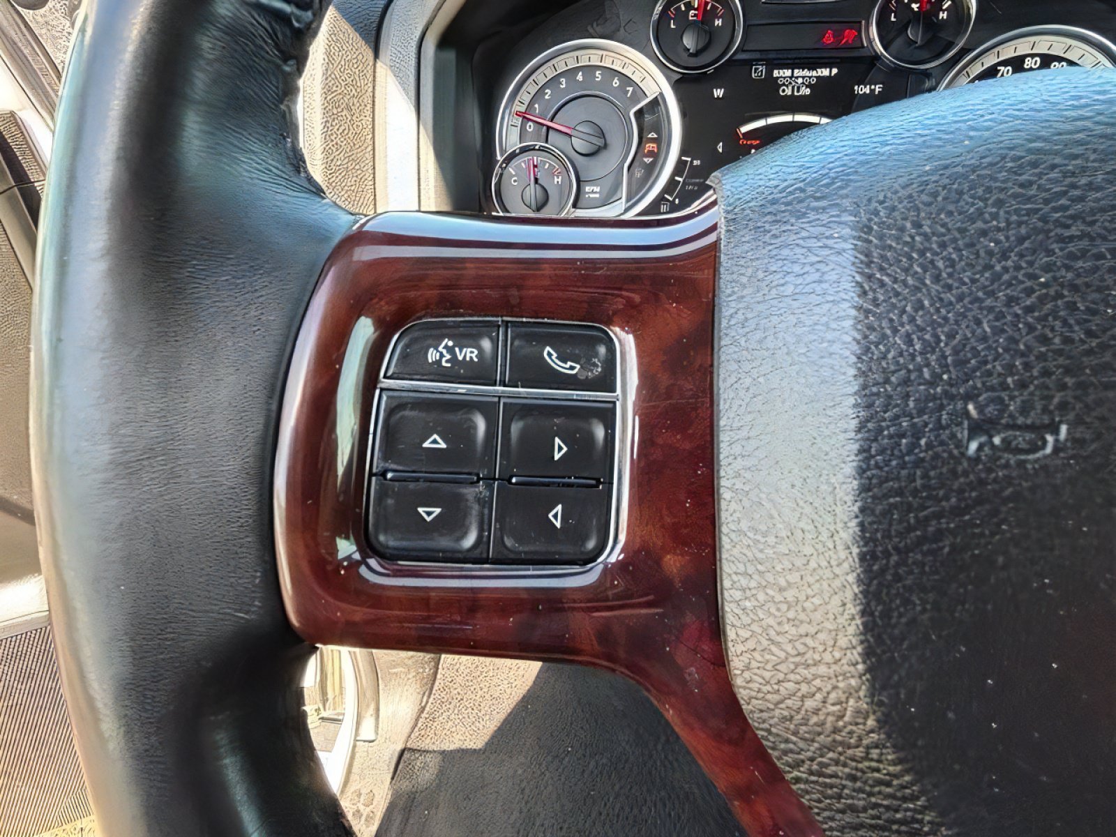 Used 2019 RAM 1500 Classic SLT w/ Luxury Group AWD/4WD image 21