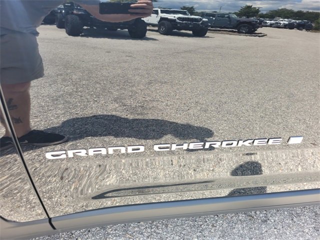 New 2025 Jeep Grand Cherokee Limited image 3