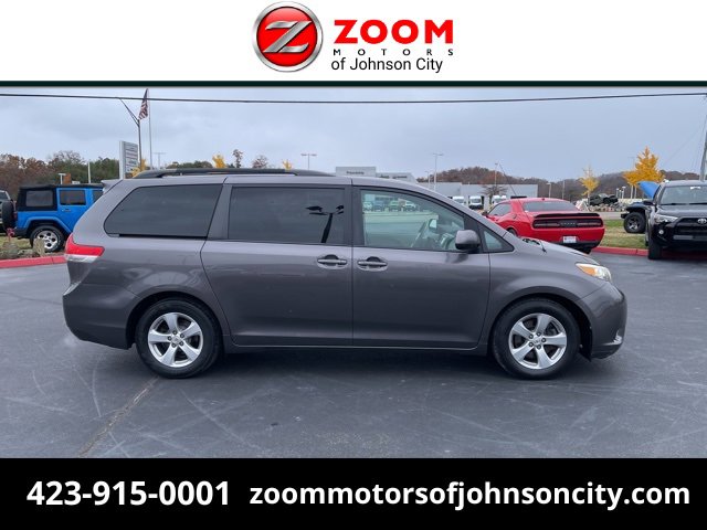 Used 2012 Toyota Sienna LE video 1
