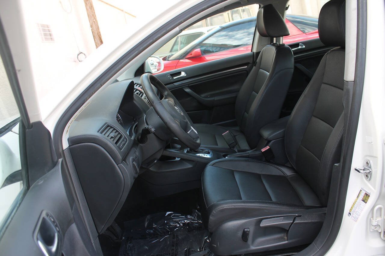 Used 2010 Volkswagen Jetta Limited Edition FWD image 21