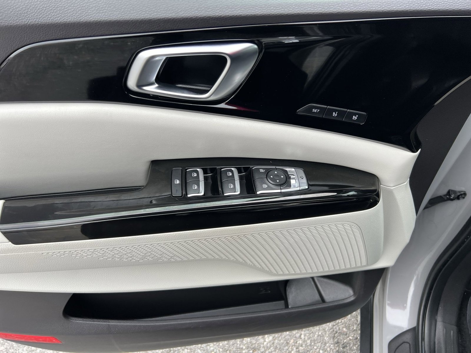 Used 2022 Kia Carnival SX image 15