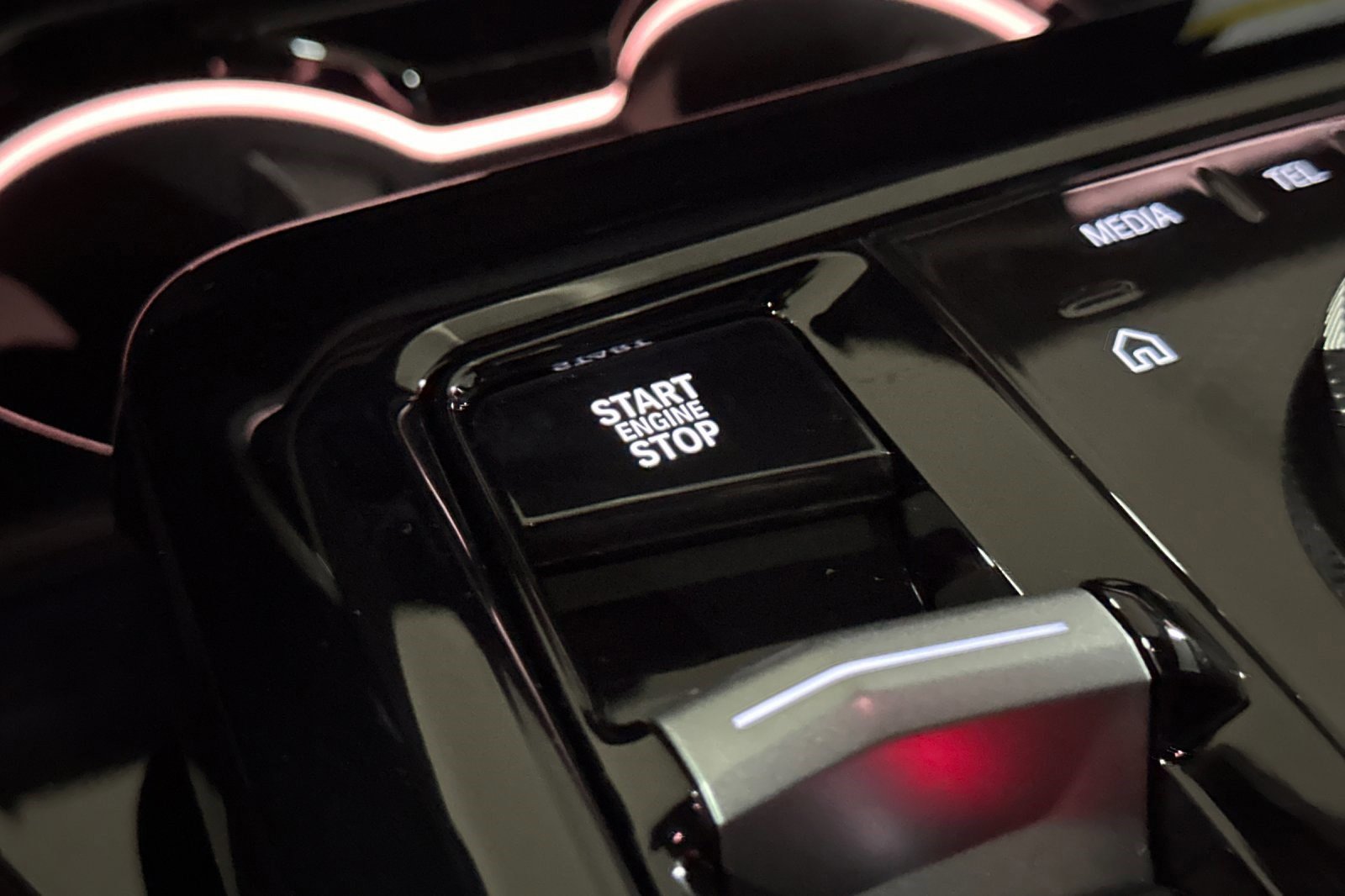 New 2026 BMW 550e xDrive w/ Premium Package image 28