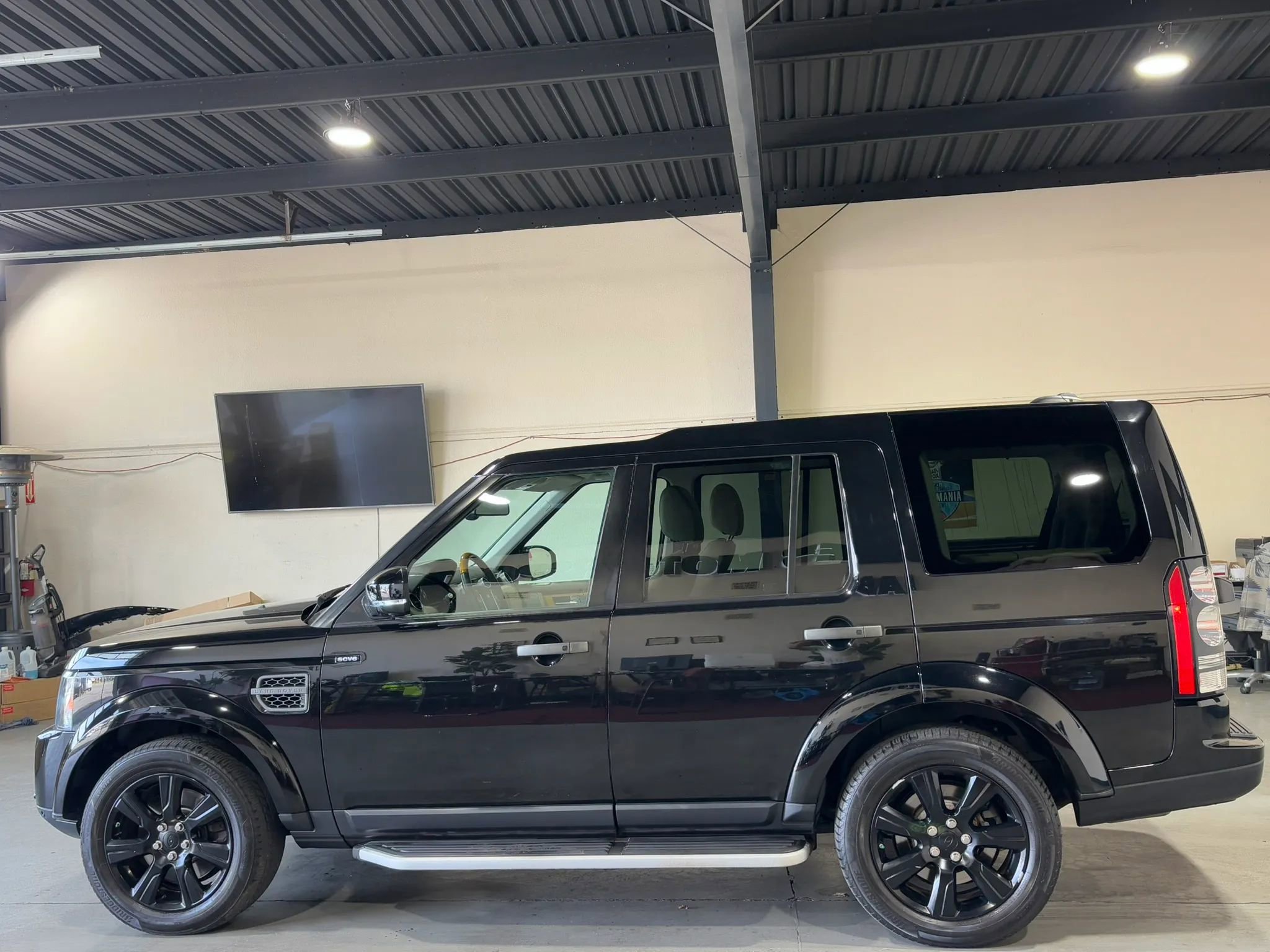 Used 2015 Land Rover LR4 HSE AWD/4WD image 9