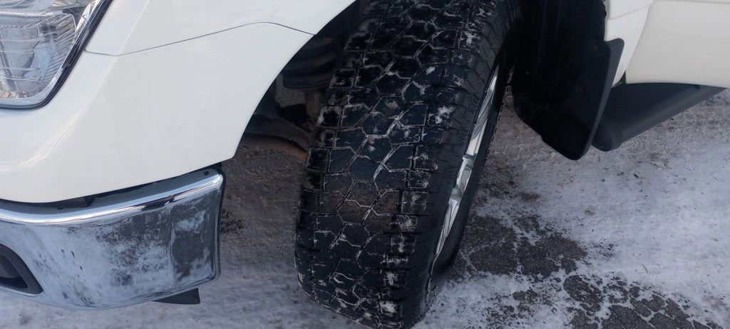 Used 2019 Nissan Titan SV image 9