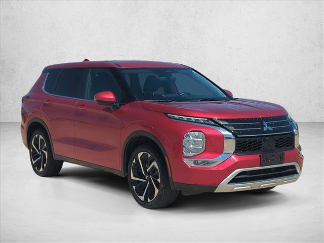 Used 2024 Mitsubishi Outlander SE image 3