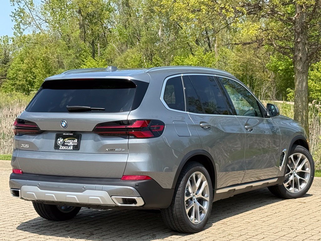 Used 2026 BMW X5 xDrive50e w/ Climate Comfort Package AWD/4WD image 8