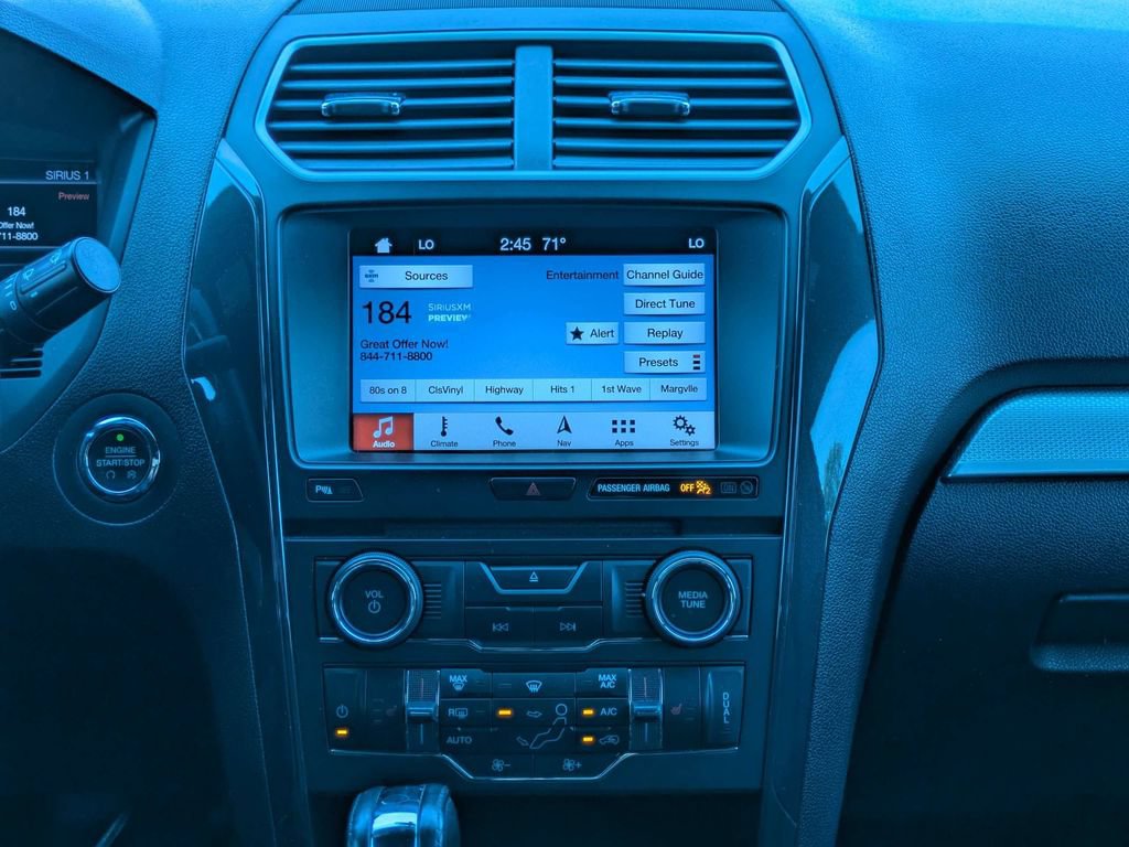 Used 2017 Ford Explorer XLT w/ Equipment Group 202A FWD image 17
