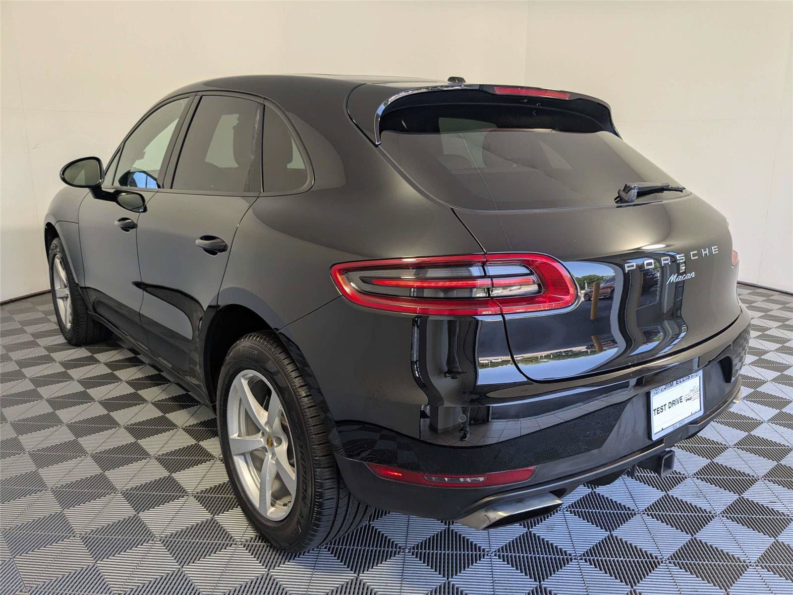 Used 2017 Porsche Macan AWD/4WD image 11