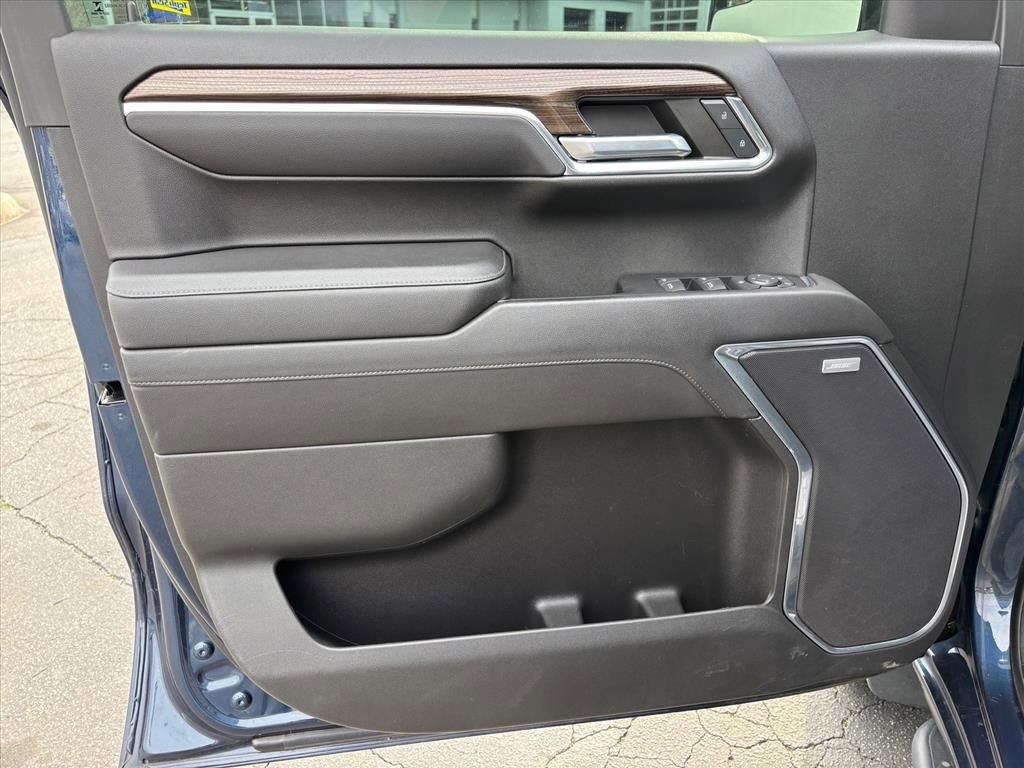 Used 2022 Chevrolet Silverado 1500 LT Trail Boss w/ Convenience Package II image 8