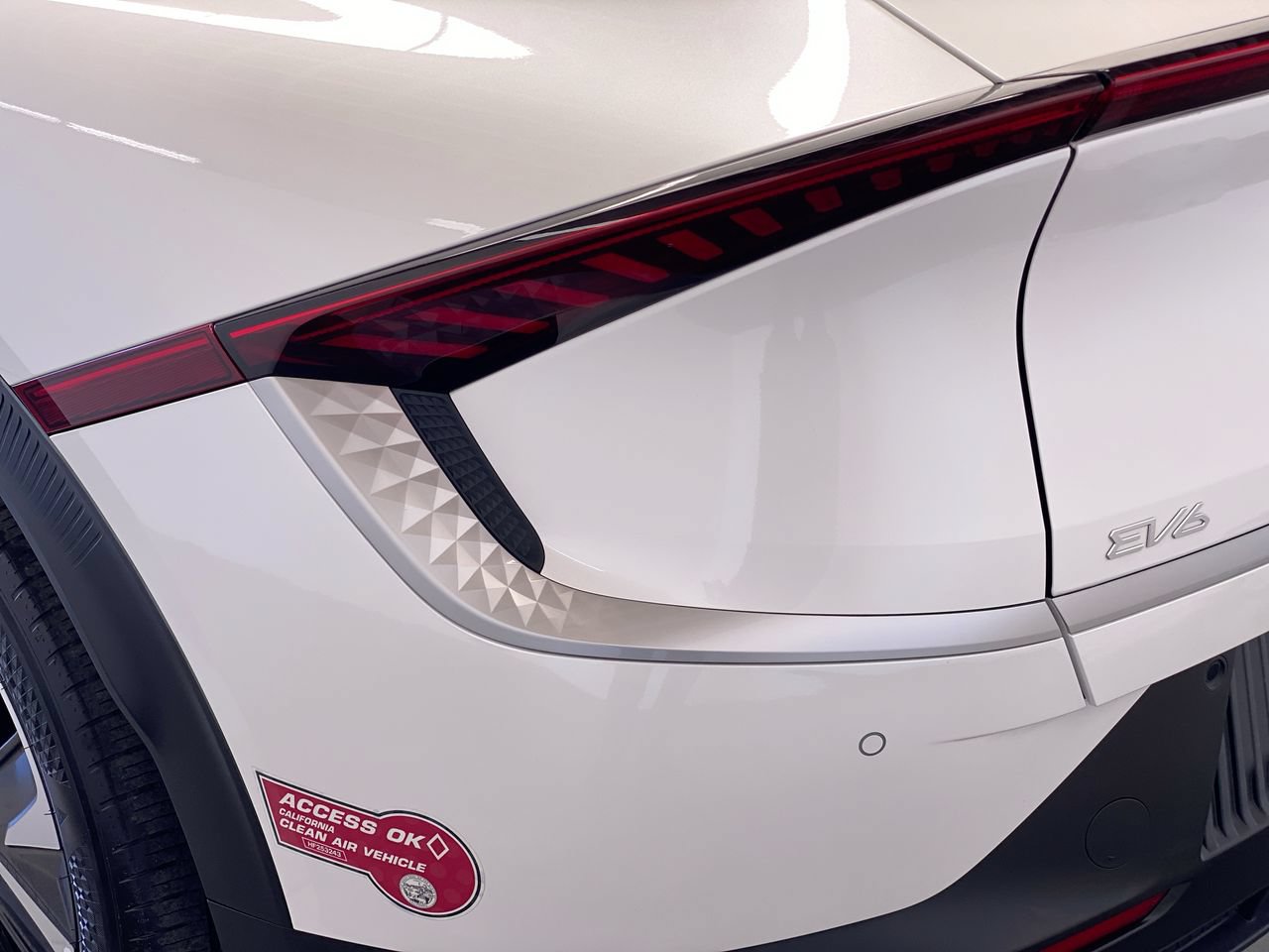 Certified 2024 Kia EV6 Light RWD image 9