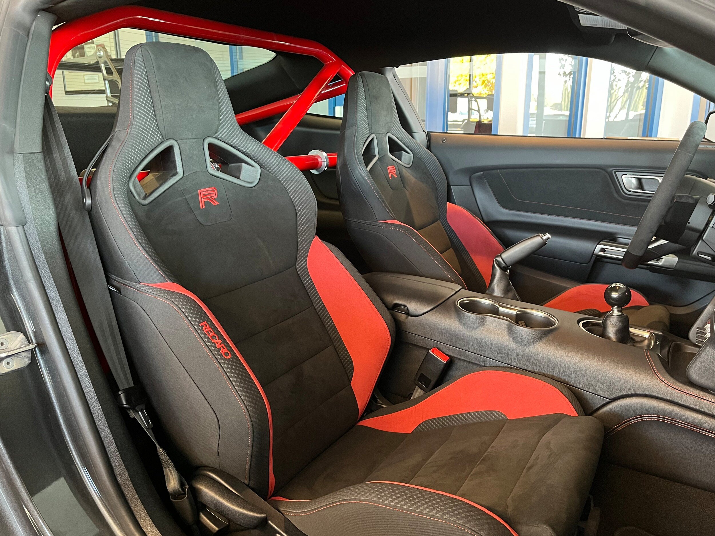 Used 2020 Ford Mustang Shelby GT350R w/ GT350R Equipment Group 920A RWD image 8