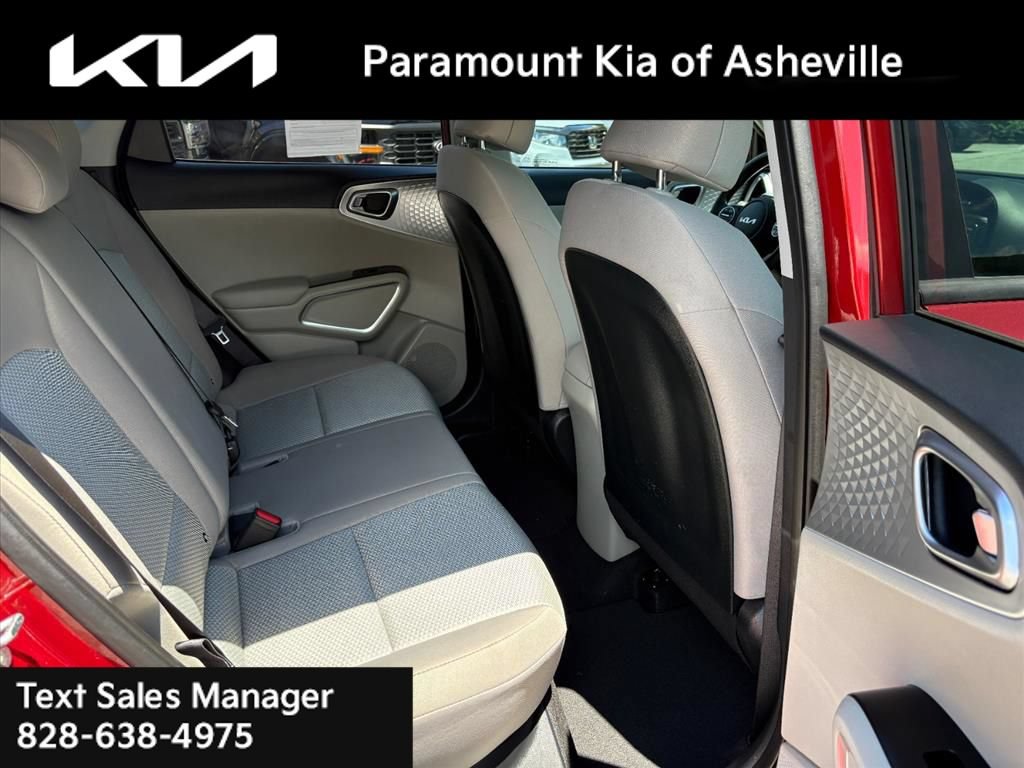 Certified 2023 Kia Soul LX w/ LX Technology Package FWD image 19