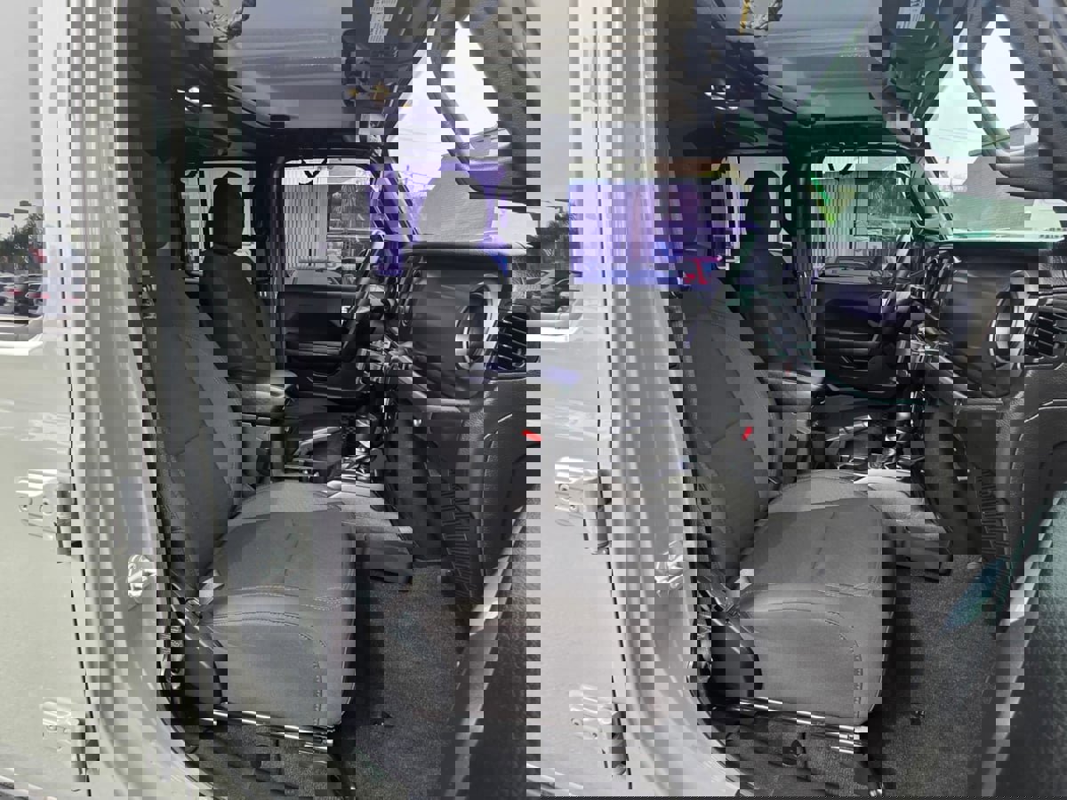 Used 2022 Jeep Gladiator Sport image 28