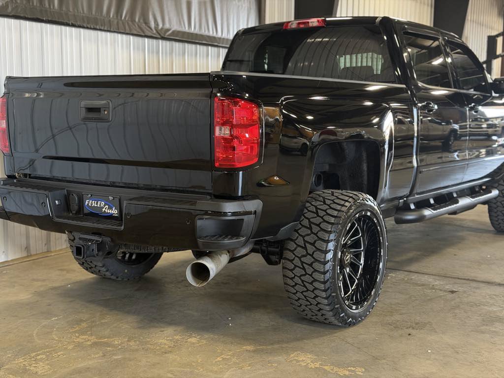 Used 2019 Chevrolet Silverado 2500 LTZ w/ Midnight Edition AWD/4WD image 14