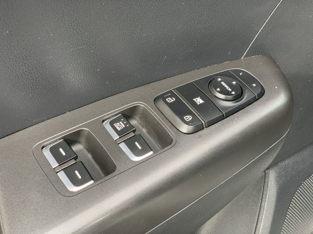 Used 2020 Kia Sportage LX image 21