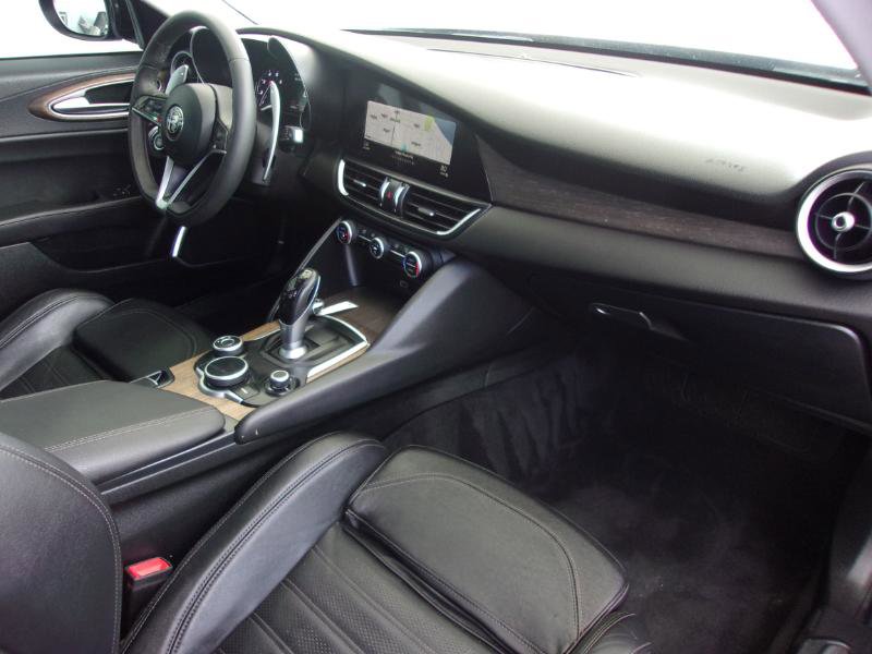 Used 2017 Alfa Romeo Giulia Ti w/ TI 19" Sport Package image 28