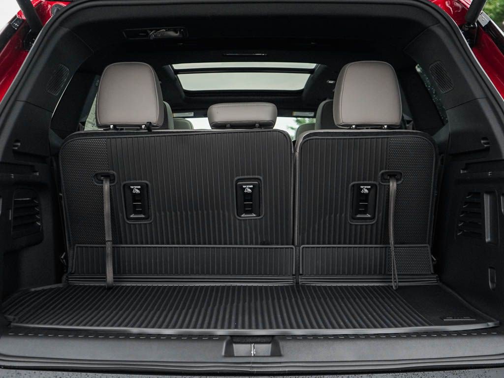 New 2027 GMC Acadia Elevation w/ Elevation Premium Package AWD/4WD image 8
