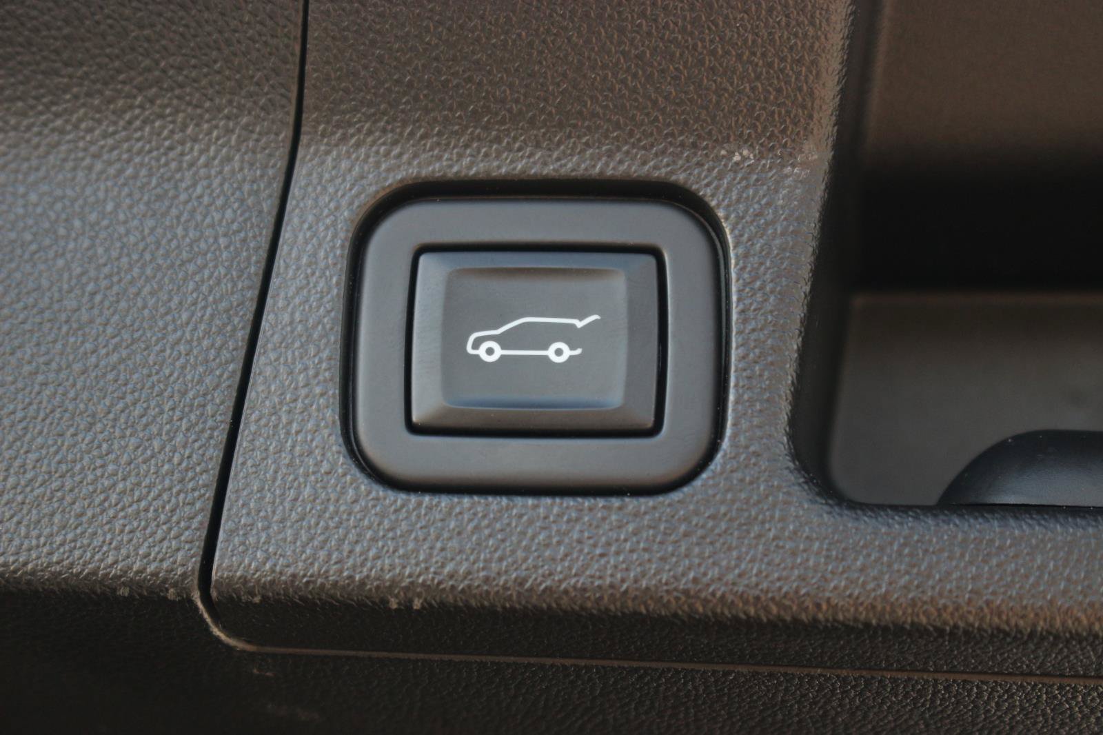 Used 2021 GMC Acadia SLE w/ Driver Convenience Package FWD image 11