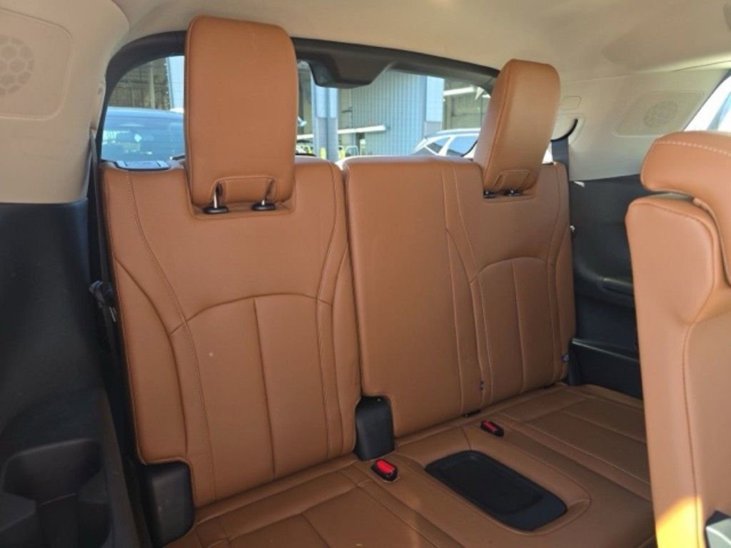 Used 2025 INFINITI QX60 Sensory w/ Vision Package AWD/4WD image 16